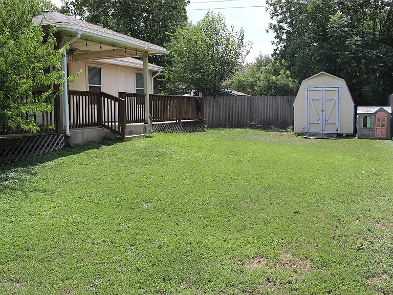 1811 W Pflugerville Pkwy — Photo 24