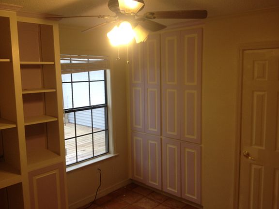 4th image of 302 Green Oak Dr