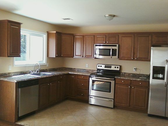 3rd image of 471 Renee Dr