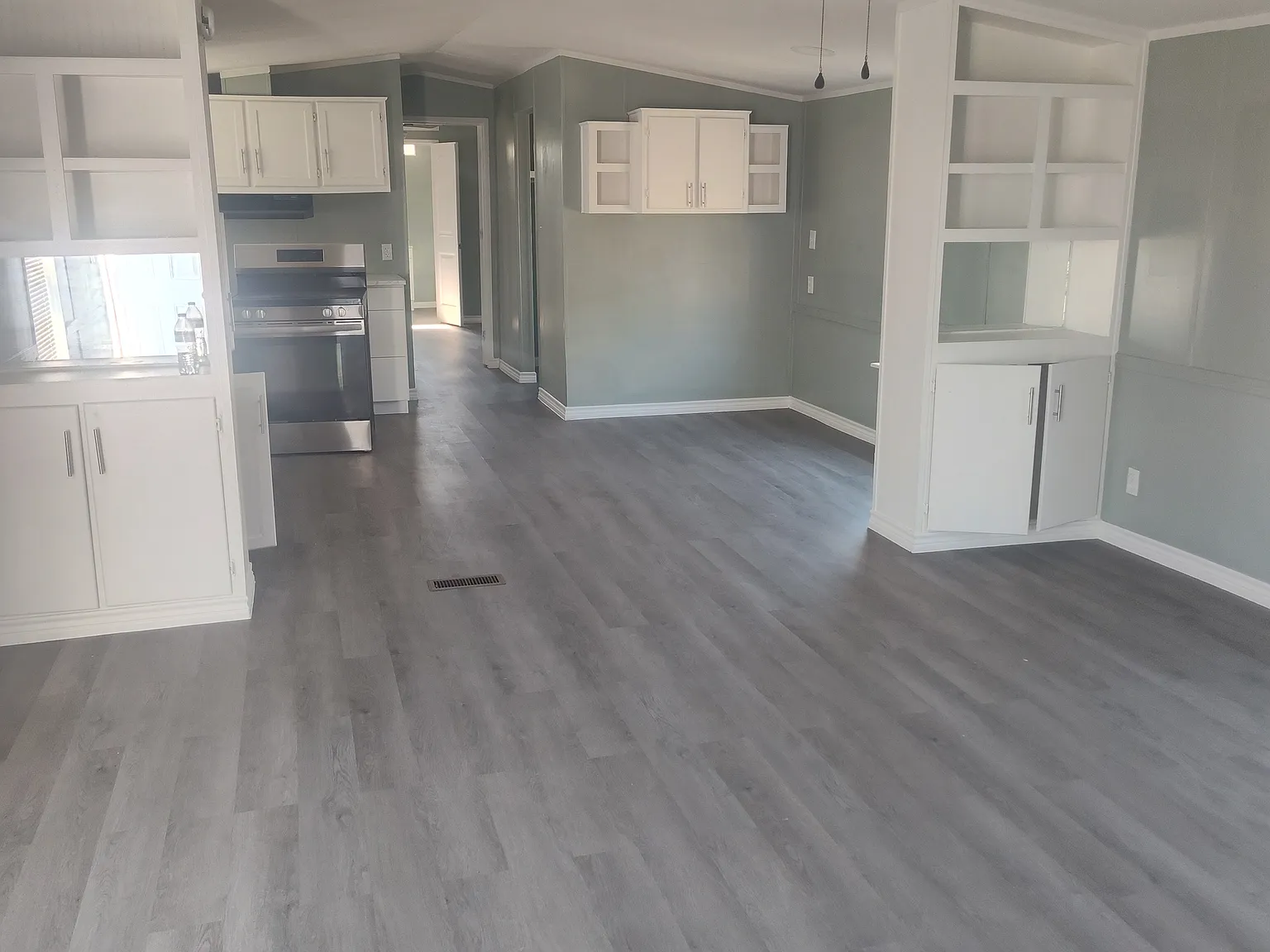3 bed, 1216 sqft, $1,100 — Photo 1