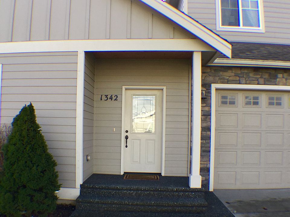 2nd image of 1342 Pearl Loop