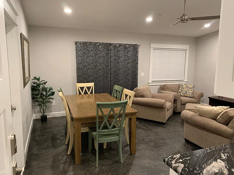 3403 Saxon Dr — Photo 24