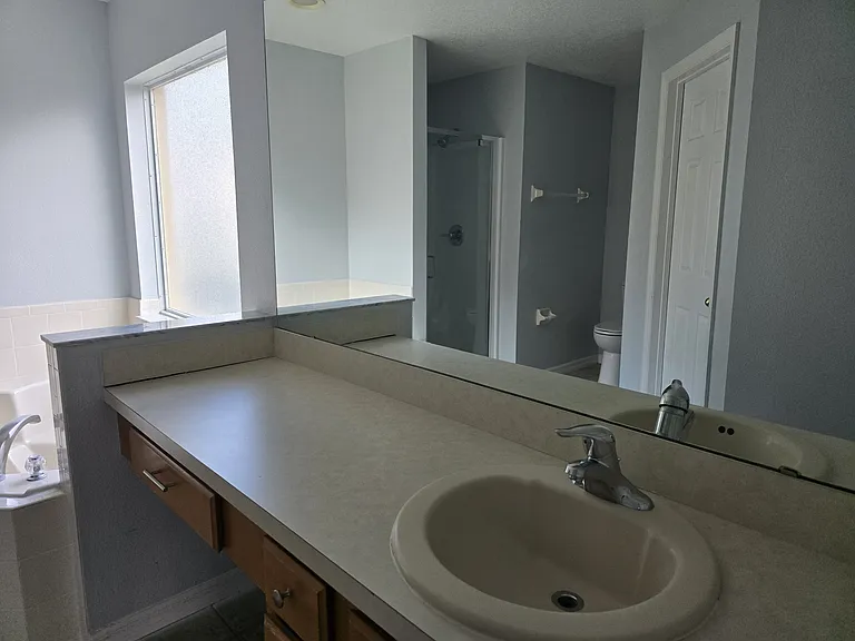 1061 Solana Cir — Photo 9