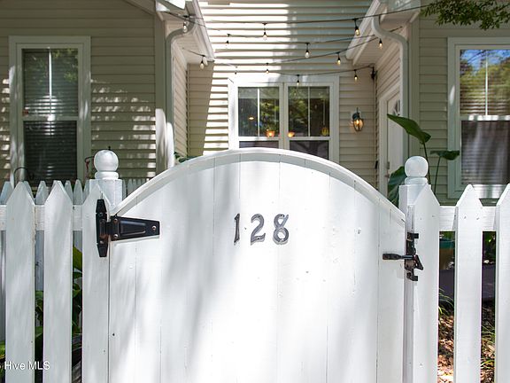 4th image of 5813 Wrightsville Avenue #128
