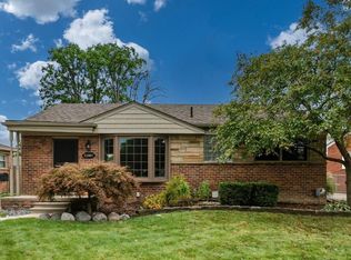 23007 Kipling St, Saint Clair Shores, MI 48080