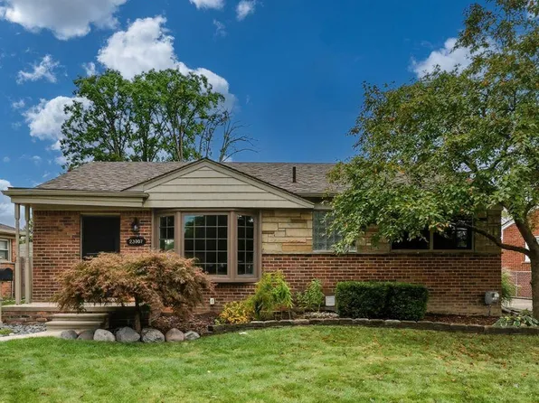 23007 Kipling St, Saint Clair Shores, MI 48080