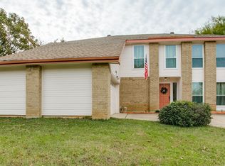 306 Country Ln, Euless, TX 76039