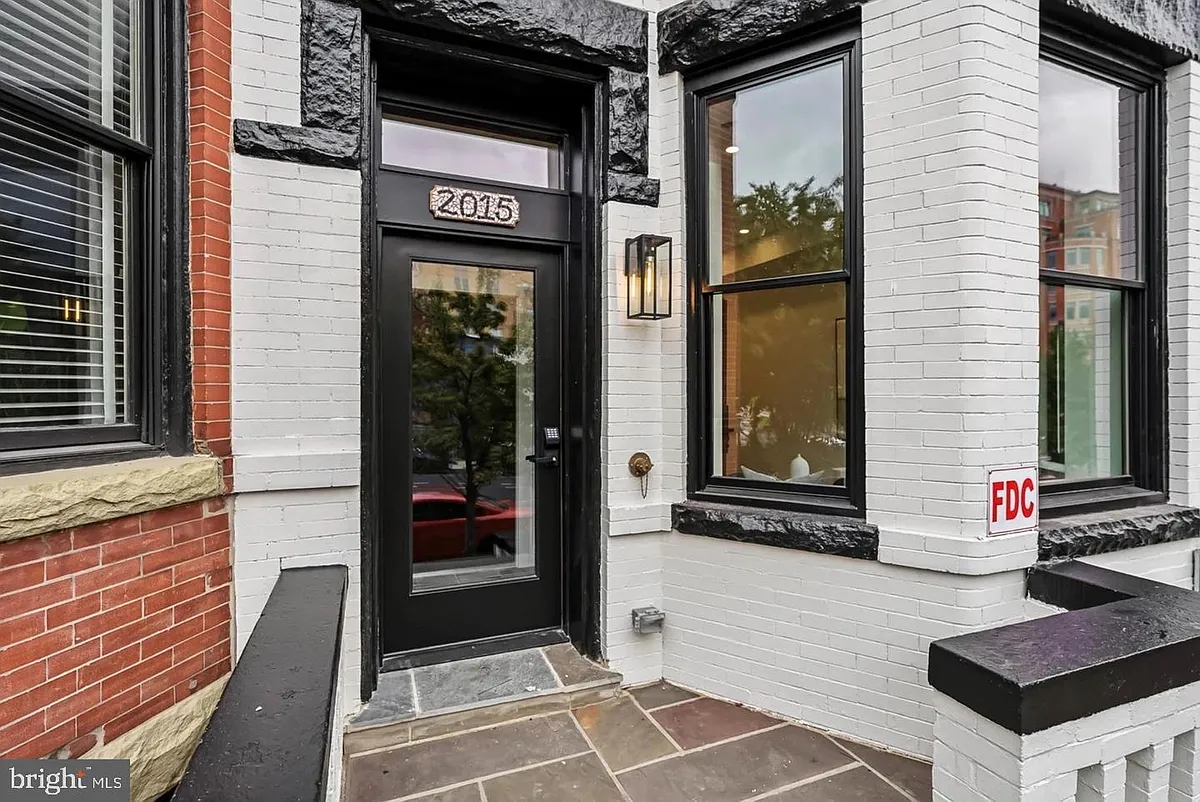 Building Photo - 2015 13th St NW #2