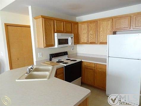 KITCHEN NEWER DISHWASHER.JPG