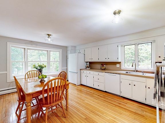 4th image of 41 Hearthstone Dr