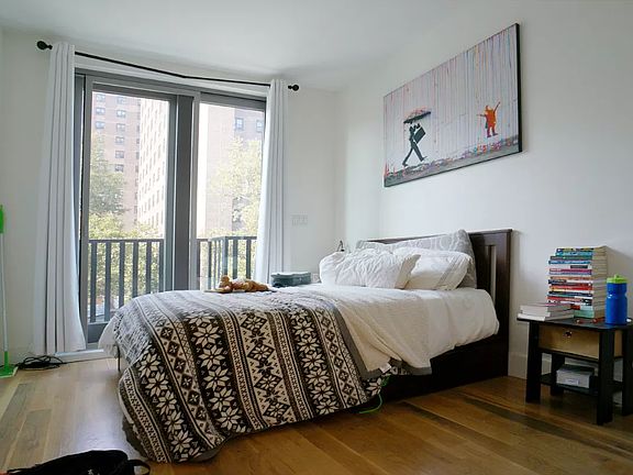 2nd image of 924 Myrtle Ave APT 3B