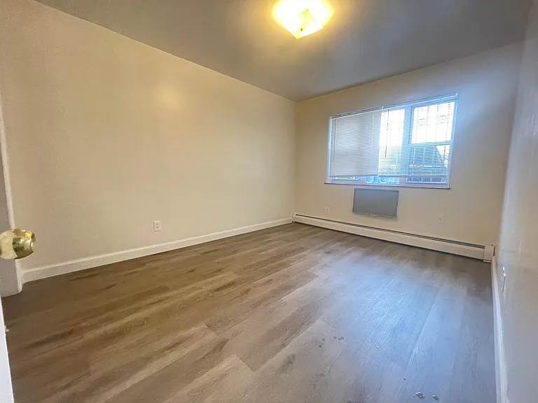 3132 137th St #3F — Photo 1