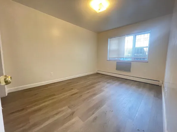 3132 137th St Unit 3F, Flushing, NY 11354