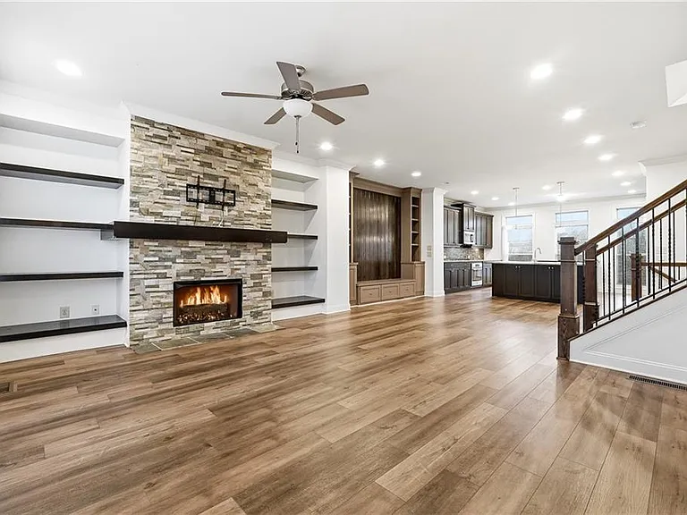 7809 Laurel Crest Dr — Photo 8