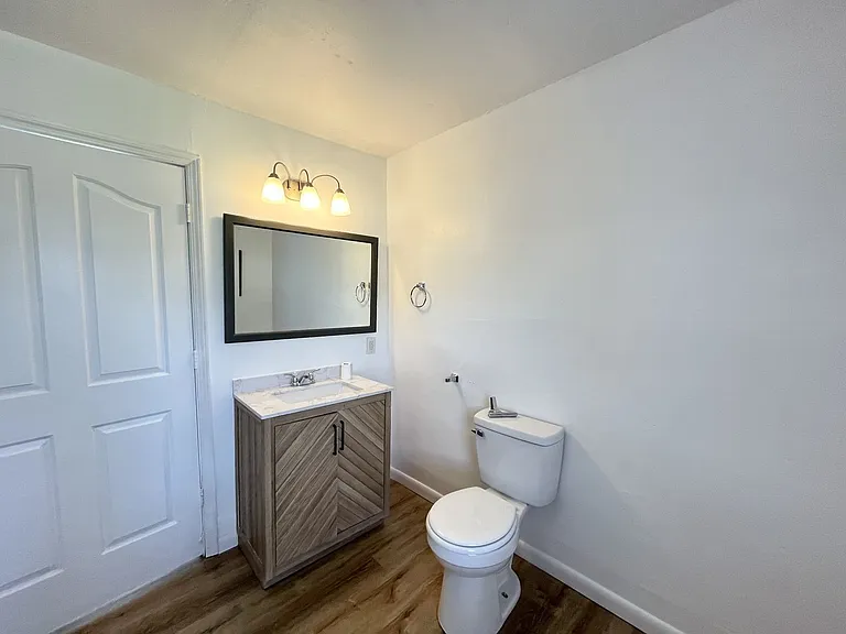 481 McQuade Cir — Photo 6