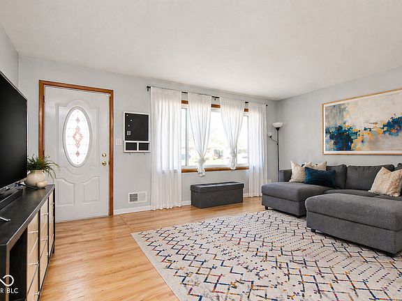 2nd image of 423 Kentucky Ave
