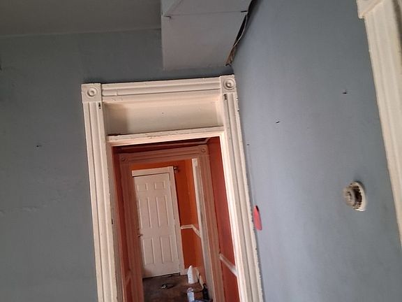 5th image of 5708 S Lowe Ave