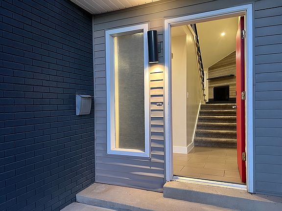 3rd image of 1811 Laurelhurst Dr #2