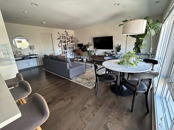 5th image of 709 S 12th St