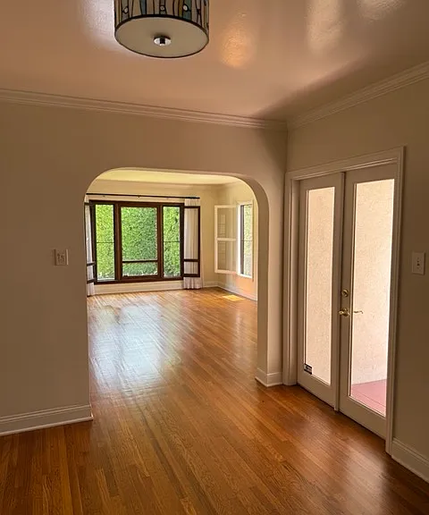 729 N Harper Ave — Photo 3