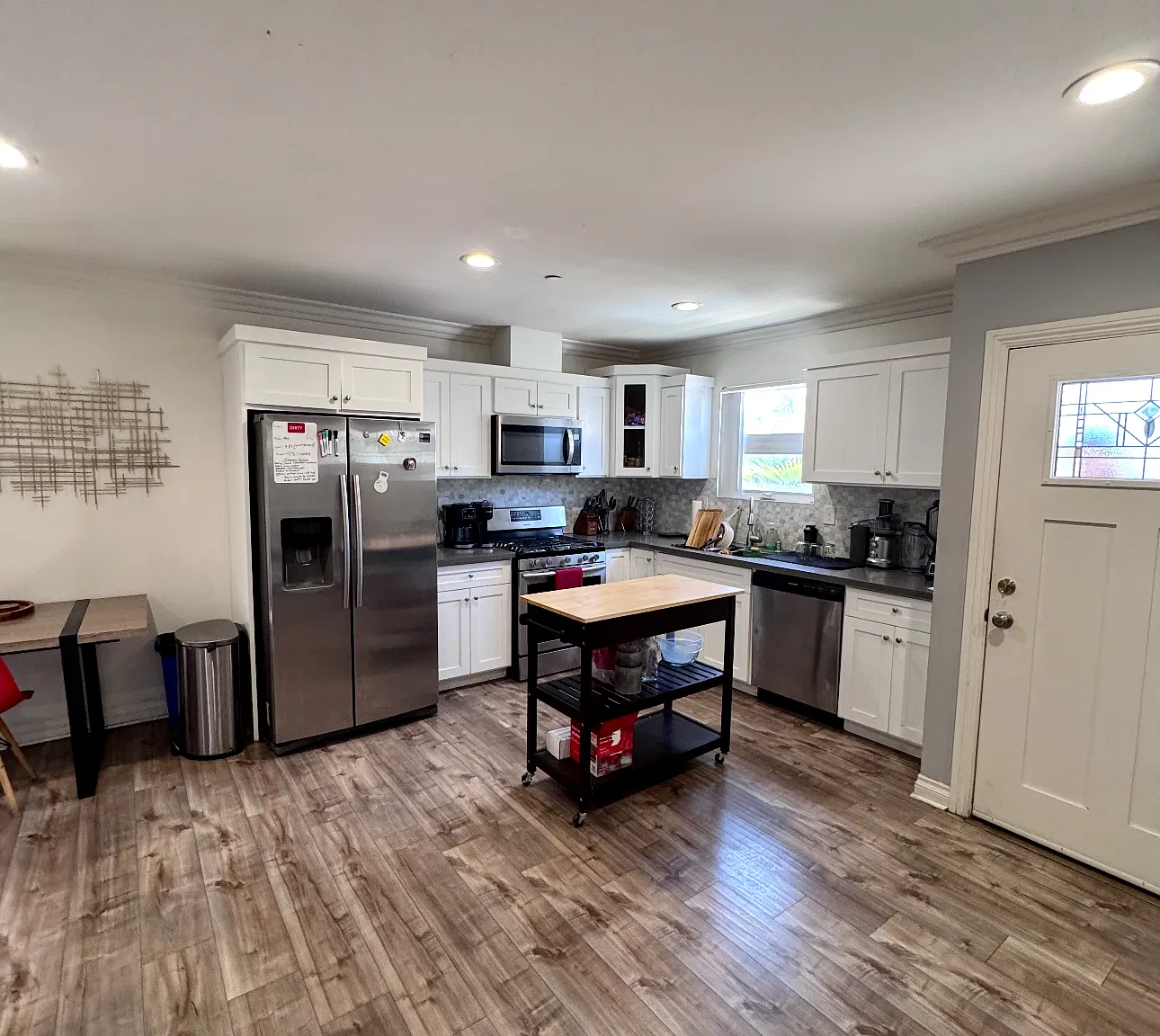 4 bed, $875 — Photo 1