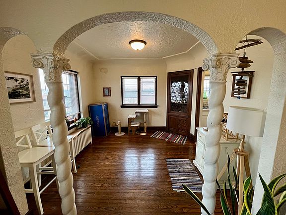 5th image of 1420 E Capitol Dr APT 301