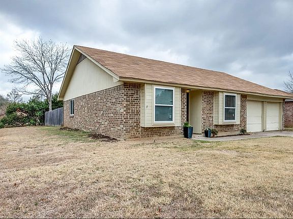 4th image of 3932 Wendover Dr