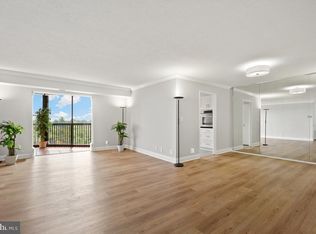 5904 Mount Eagle Dr APT 910, Alexandria, VA 22303