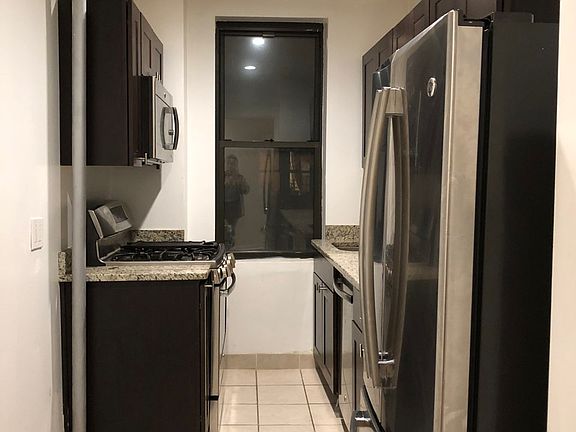 4th image of 700 Ocean Ave #Ck