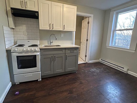 4th image of 821 S 17th St Floor 3