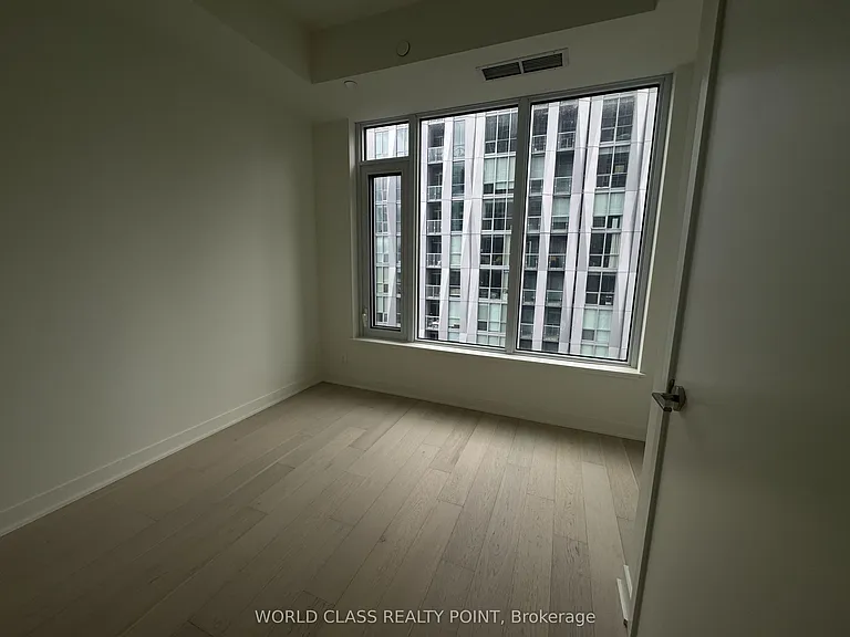 11 Yorkville Ave #4705 — Photo 9