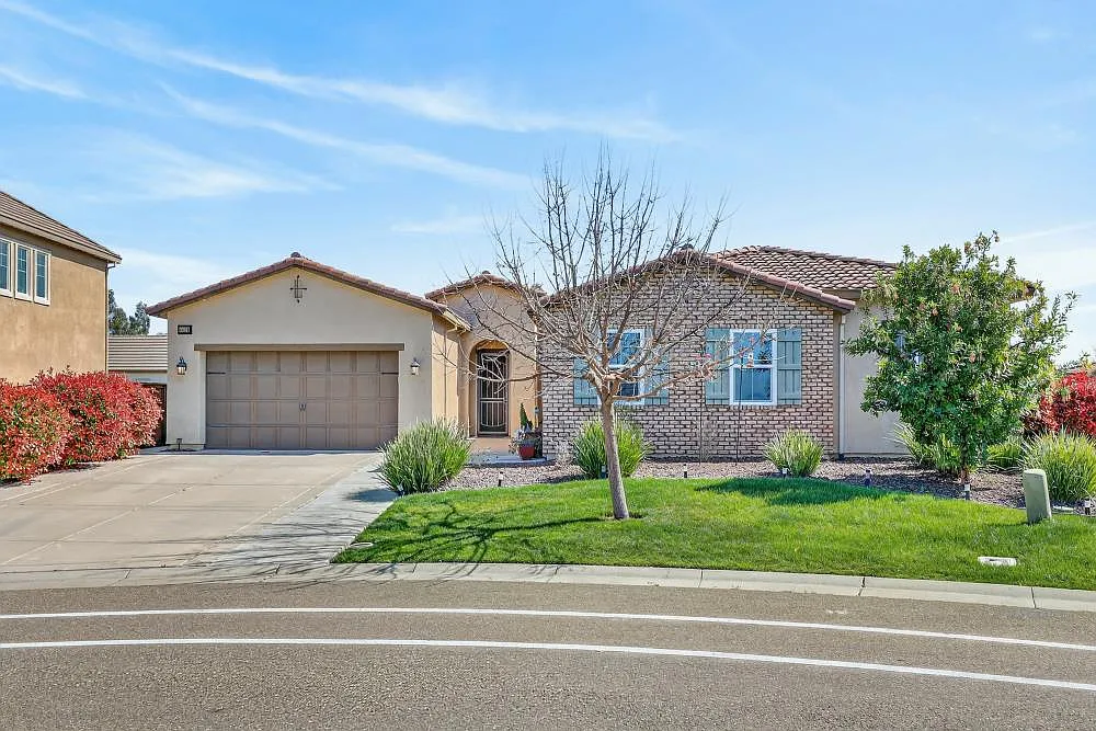 4429 Seabiscuit Dr photo 1