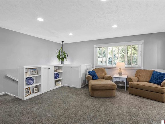 4th image of 307 Kayleen Dr