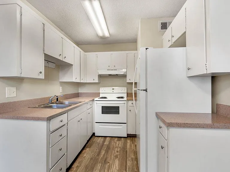 Stoneside Apartments — Photo 44