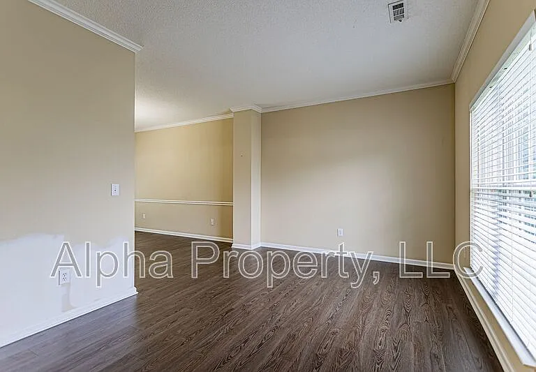 8 Cotter Ln — Photo 2