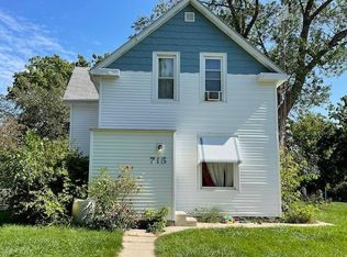 715 6th St SW, Willmar, MN 56201