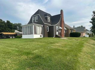 2324 27th St, Moline, IL 61265