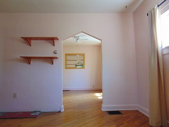 3rd image of 578 Olney Ave
