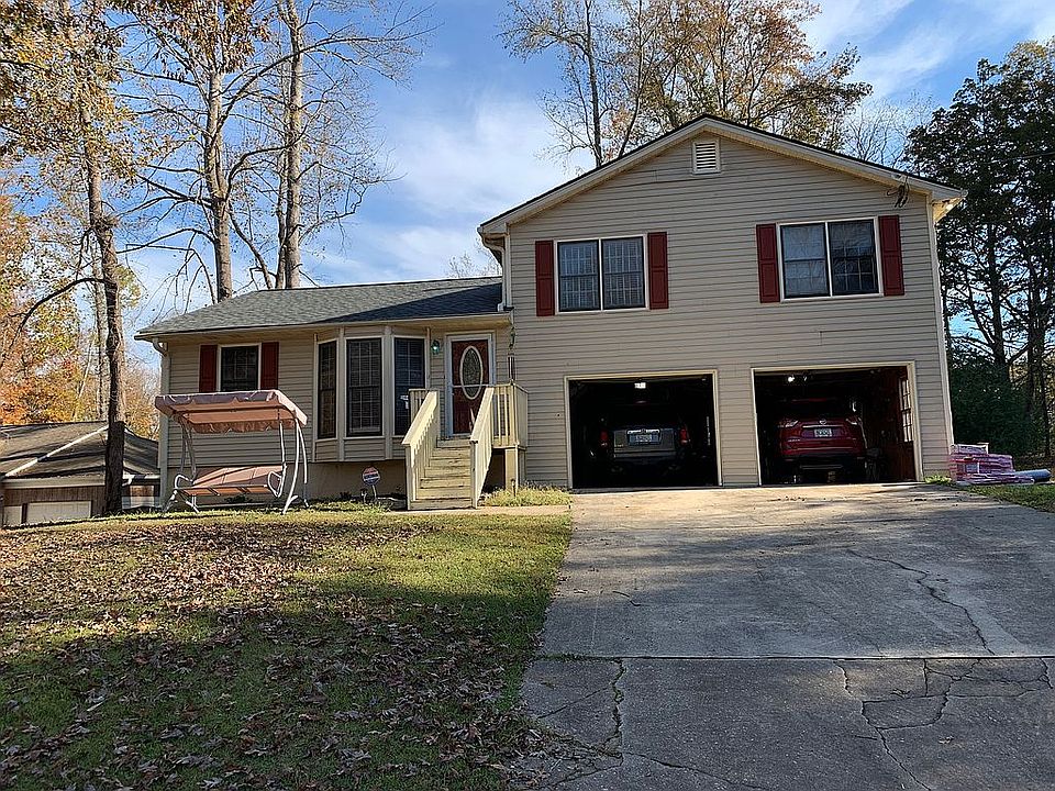 2nd image of 4949 Hidden Branch Dr