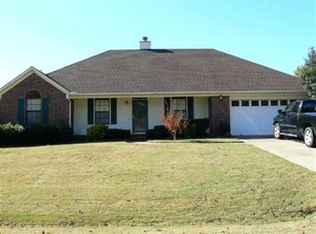 35 Crestwood Dr, Cabot, AR 72023