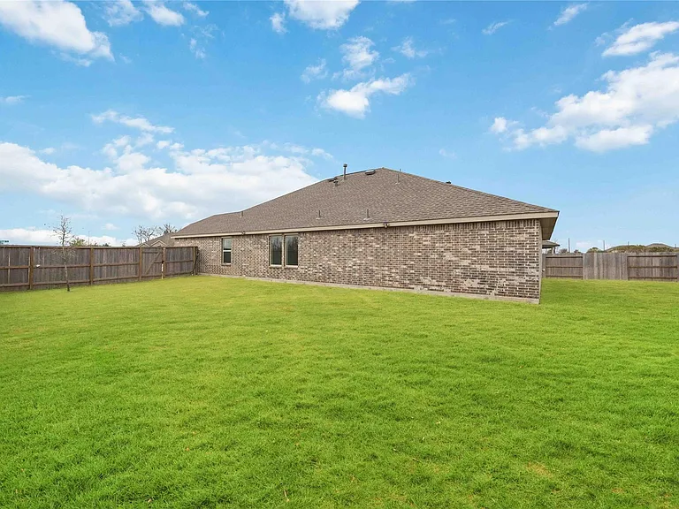4907 Gentle Creek Ct — Photo 32