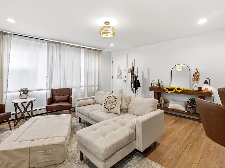 5241 N Reserve Ave #1W — Photo 4