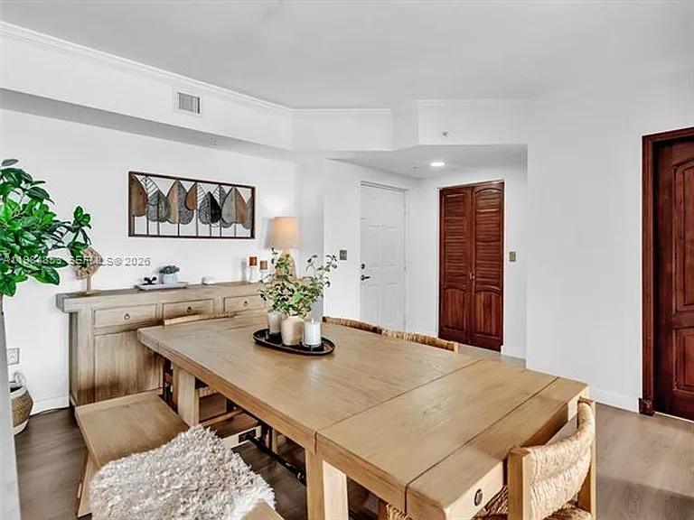 17150 N Bay Rd #2205 — Photo 9