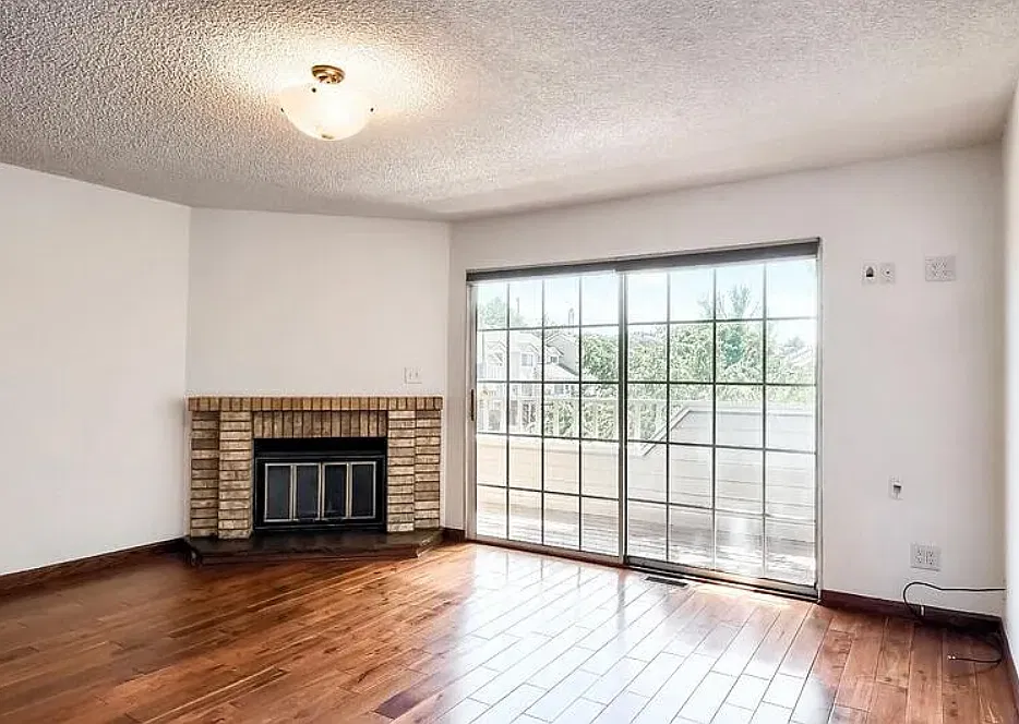 2 bed, 2.5 bath, 1184 sqft, $2,400 — Photo 4
