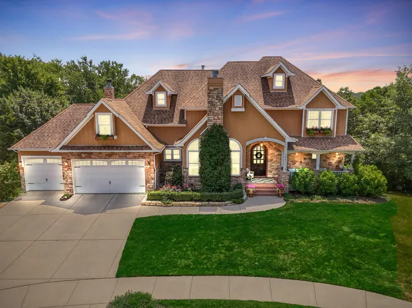 709 Pennock Cir, Crown Point, IN 46307