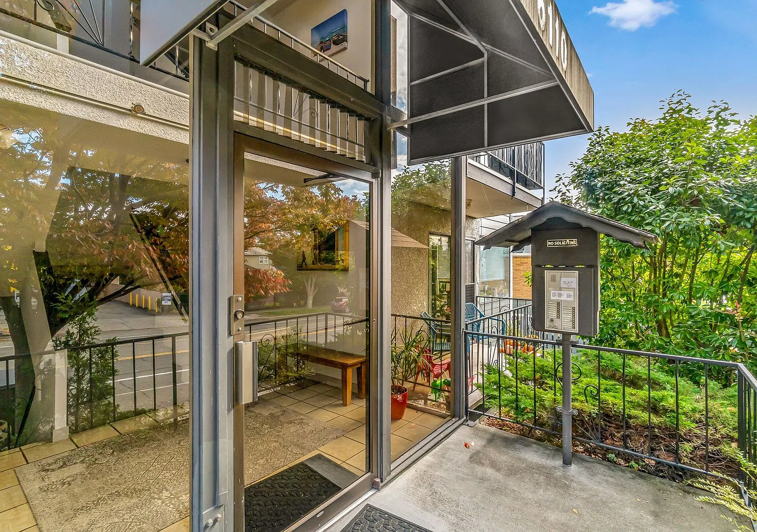 2 Bedroom 2 bath in the Heart of Ballard — Photo 3