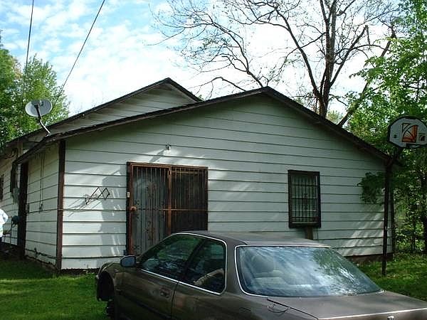 2nd image of 1919 W 9th St