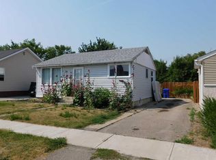 122 S 44th Ave W, Claresholm, AB T0L 0T0