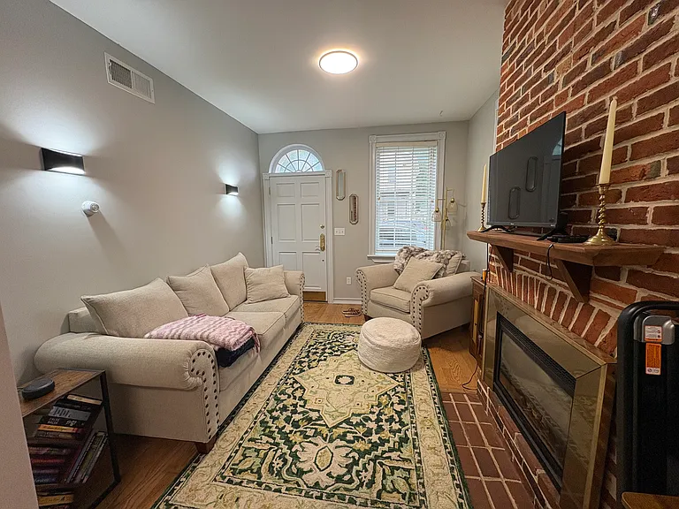 233 E Main St — Photo 1