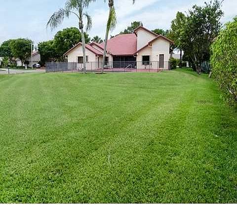 2nd image of 8700 Banyan Ct